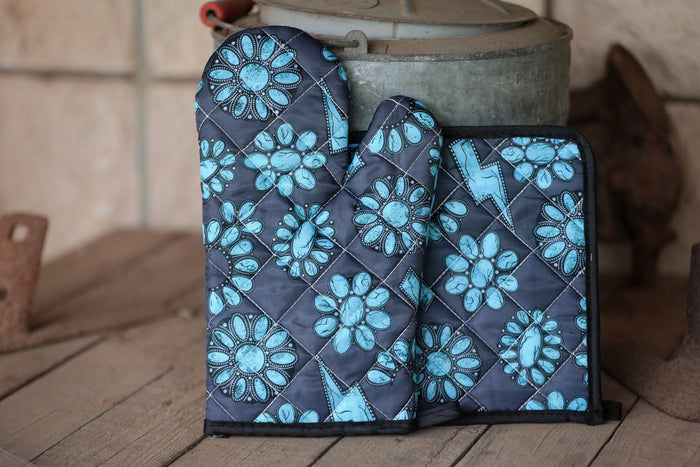 Black Conch Oven Mitt Set