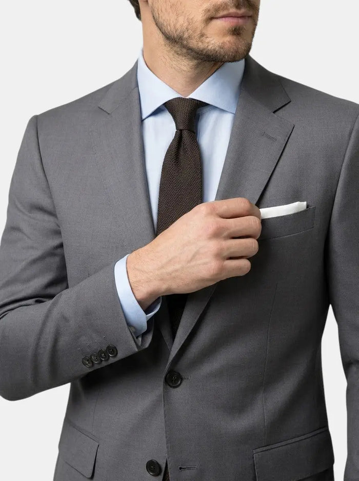 Men's lightweight fabric suit with a slim-fit single-breasted jacket, suitable for year-round occasions, by LondonLaneStore.