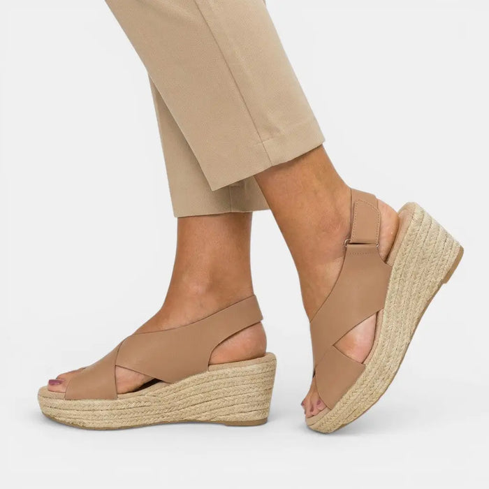 Women's lightweight orthopedic sandals with cushioned insoles and elegant design, perfect for comfortable summer footwear.