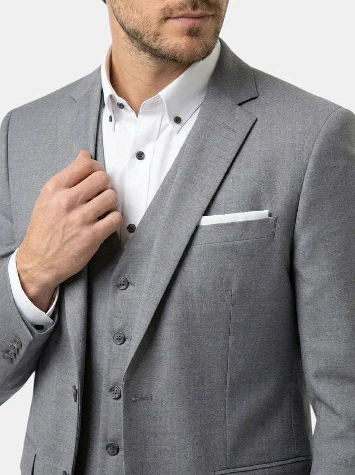 Max men's tailored fit suit in breathable fabric, ideal for weddings and formal events, featuring classic LondonLaneStore style.