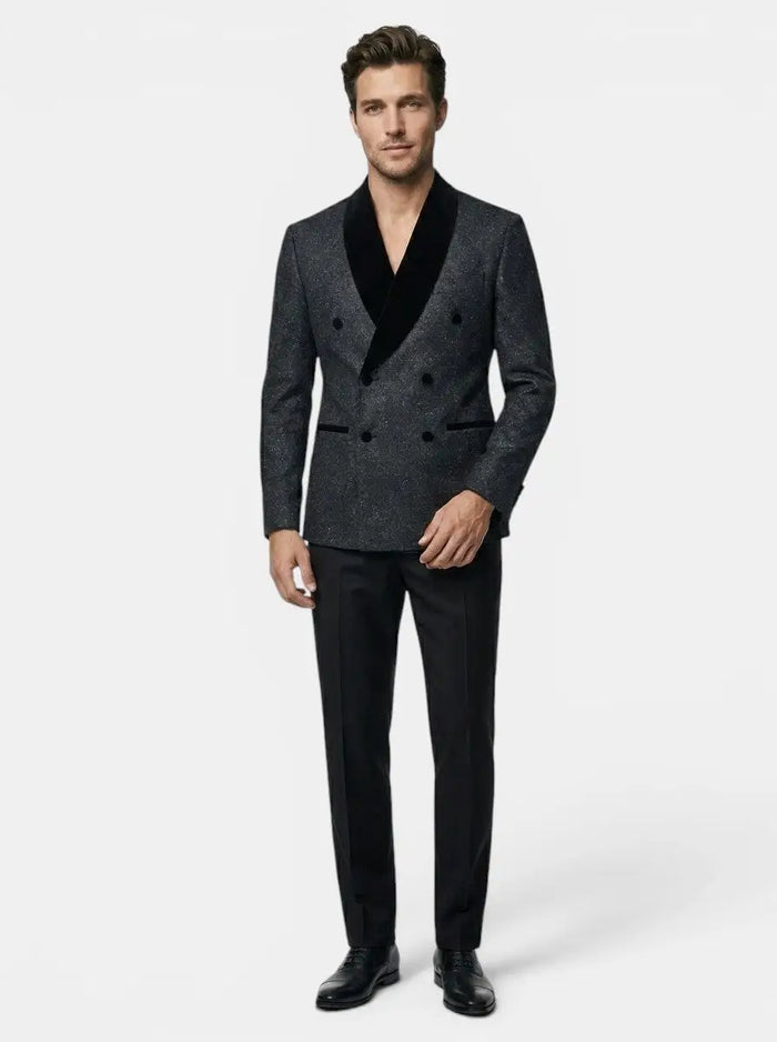 Men's lightweight fabric suit in classic slim fit, two-piece wedding outfit with a tailored blazer and matching trousers.
