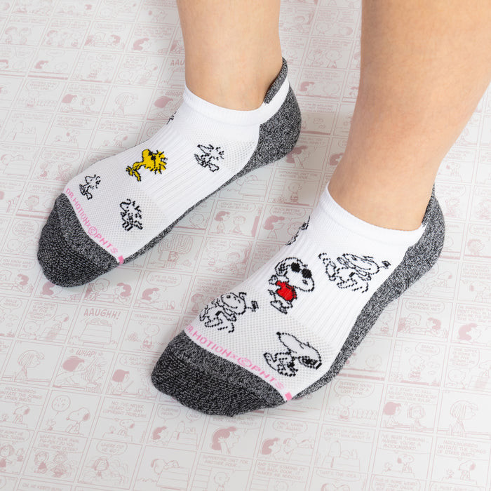 Ankle compression socks featuring Snoopy and friends with a gray and white design.