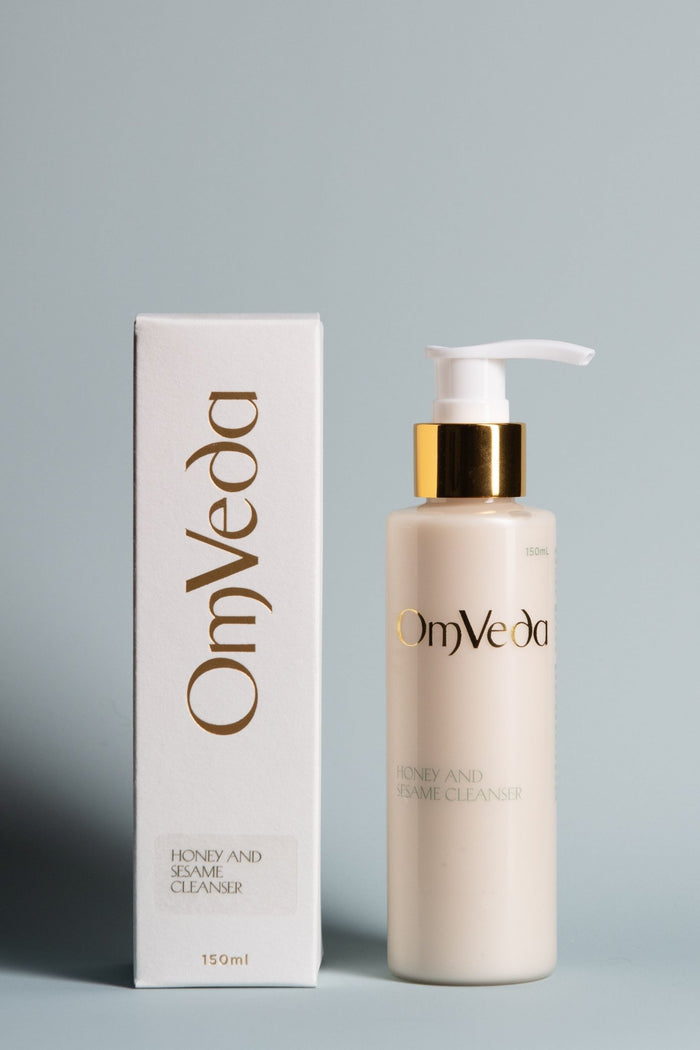 Honey and sesame cleanser pump bottle with gold pump and matching retail box, 150ml
