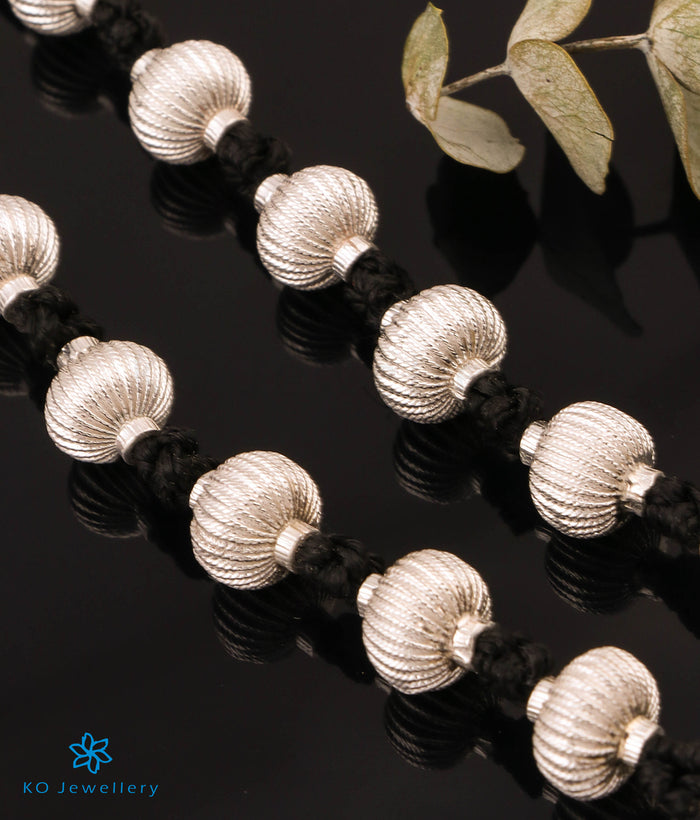 The Vaishali Jomale Silver Necklace (Bright Silver)