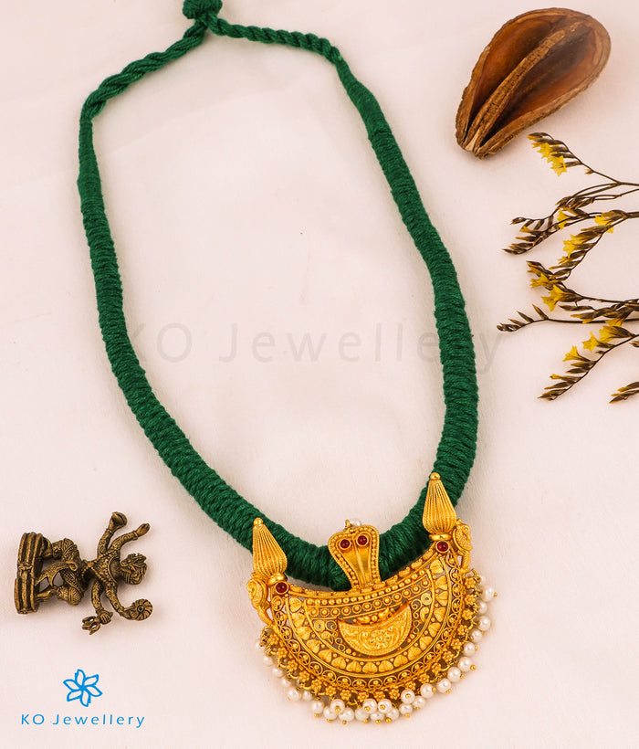 The Viloma Kokkethathi Silver Thread Necklace (Green)