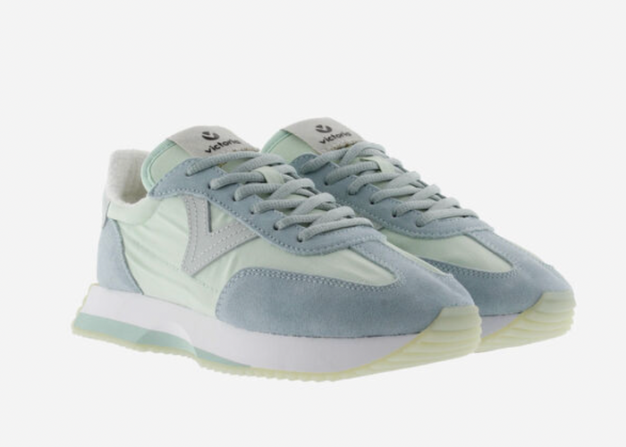 Victoria Cosmos Trainer ===SALE ====