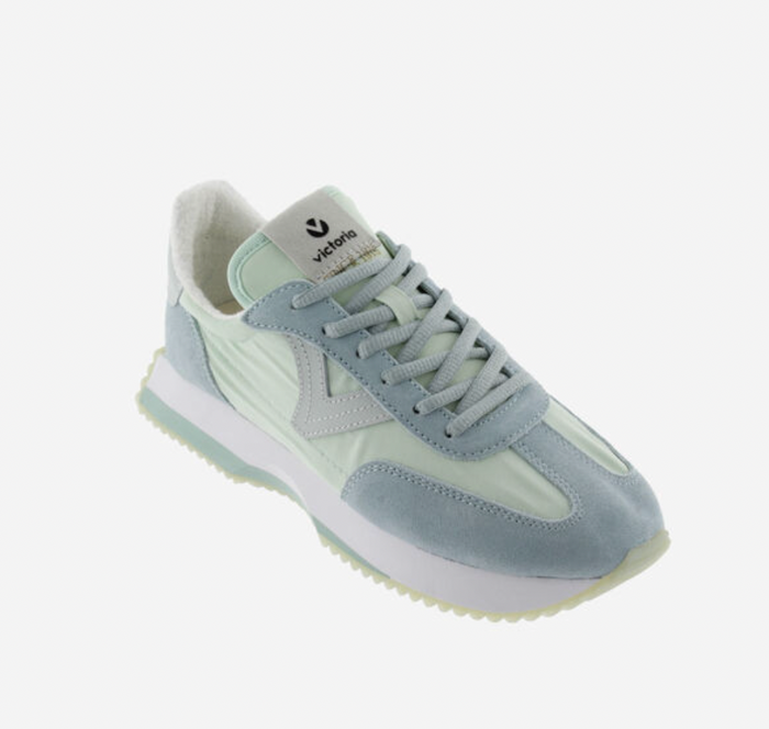 Victoria Cosmos Trainer ===SALE ====