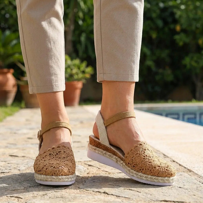 Women's breathable adjustable orthopedic sandals with cushioned footbed and supportive sole, perfect for summer comfort.