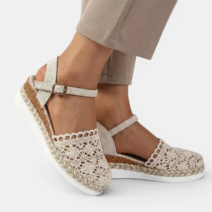 Women's breathable adjustable orthopedic sandals with cushioned footbed and supportive sole, perfect for summer comfort.