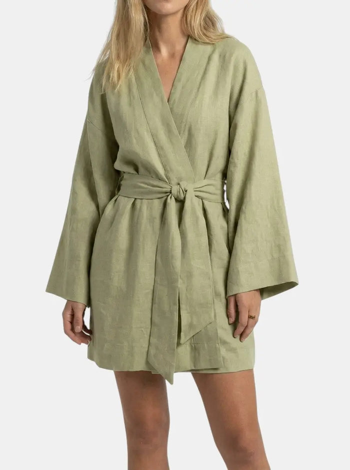Women's breathable linen kimono dress with a relaxed bohemian style, perfect for summer, featuring airy fabric and casual fit.