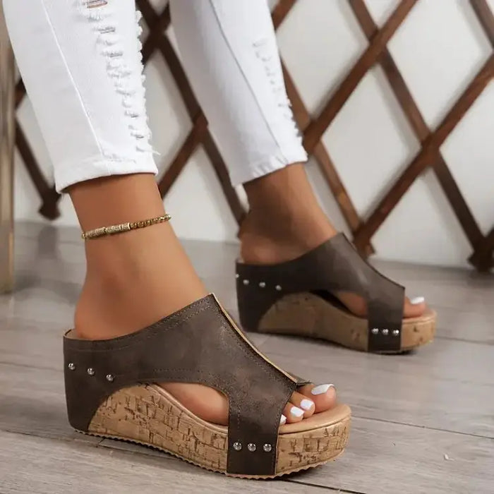 Women’s cushioned orthopedic sandals from LondonLaneStore, showcasing elegant supportive summer footwear with comfortable footbed and stylish design.