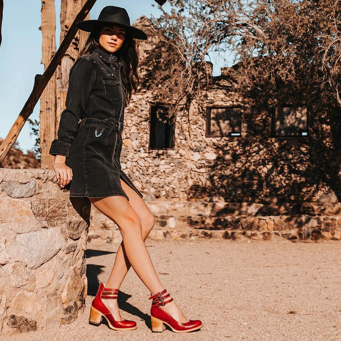 Women’s high-quality fabric orthopedic shoes by LondonLaneStore, featuring comfortable, chic casual footwear with stylish design.