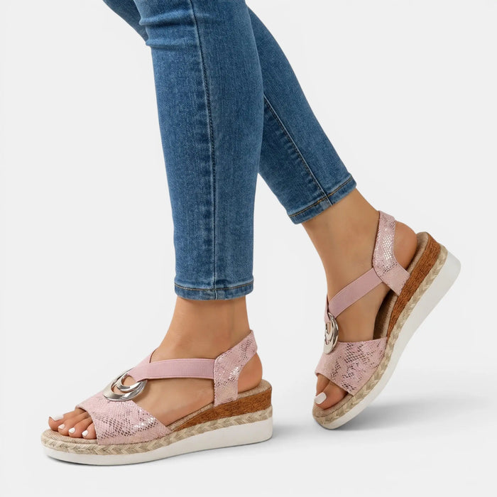 Women's leather platform sandals with open-toe design and adjustable ankle strap, stylish and comfortable for warm weather.