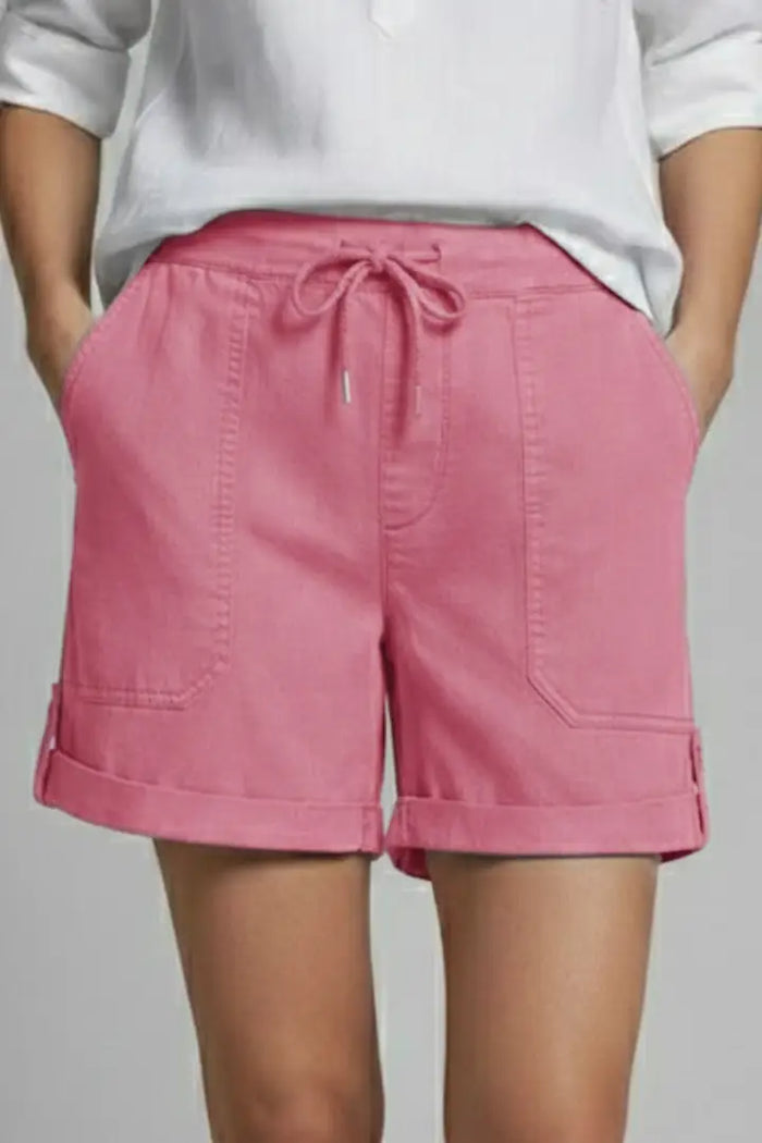 Lightweight women's casual pocket shorts with relaxed fit, perfect for summer, featuring a comfortable design and functional pockets.