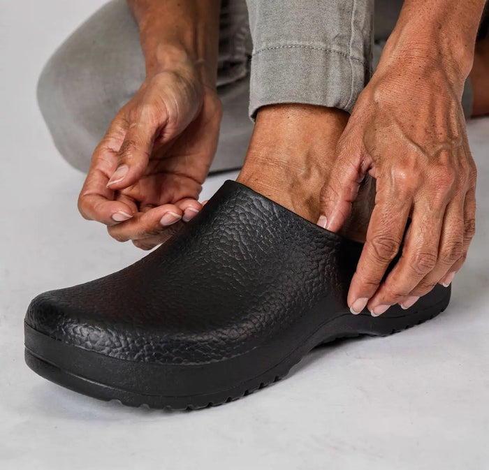 Women’s lightweight foam clog mules from LondonLaneStore, featuring a comfortable design and non-slip sole for everyday wear.