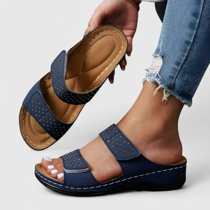 Women’s lightweight gel sandals by LondonLaneStore featuring a comfortable platform design for everyday wear.