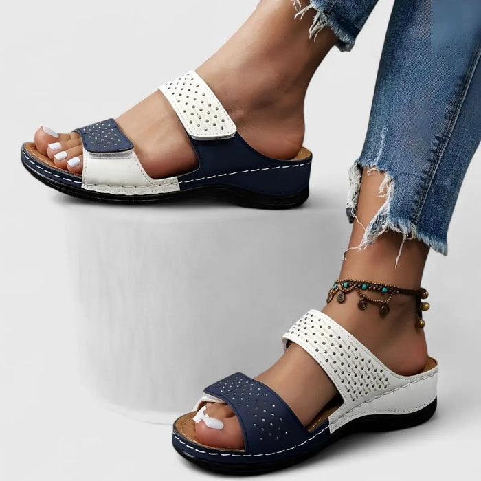 Women’s lightweight gel sandals by LondonLaneStore featuring comfortable platform design, ideal for everyday wear.