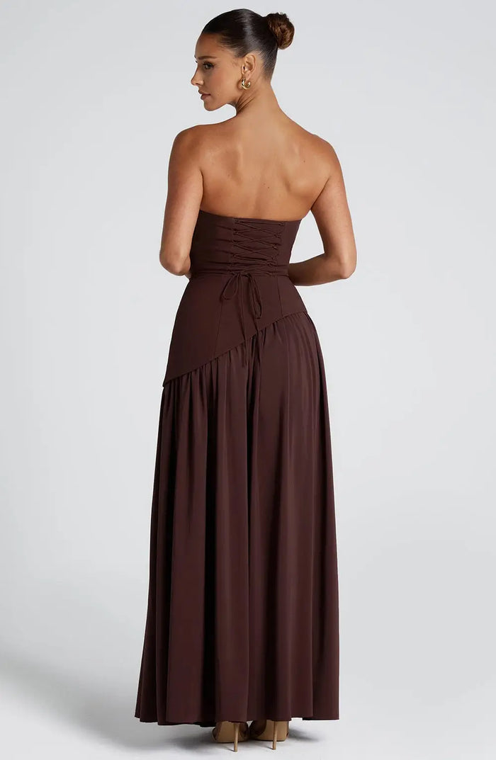 Women's non-stretch chiffon maxi dress with strapless design, elegant summer formal gown ideal for special occasions.