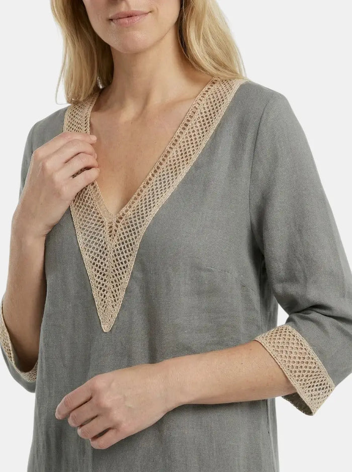 Women's plain woven knee-length dress with elegant round neck and short sleeves, stylish and comfortable for casual wear.