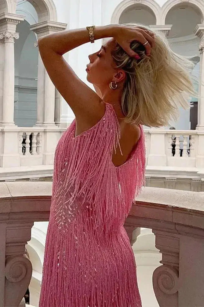 Women’s sequin cocktail dress with short fringe, stylish evening gown in polyester, featuring eye-catching shimmer and elegant design.