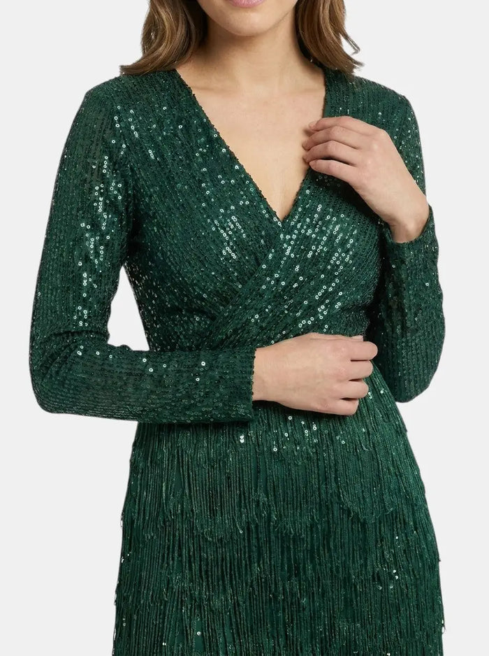 Elegant women's sequin mini dress with fitted silhouette and fringe details, perfect for cocktail parties and evening events.